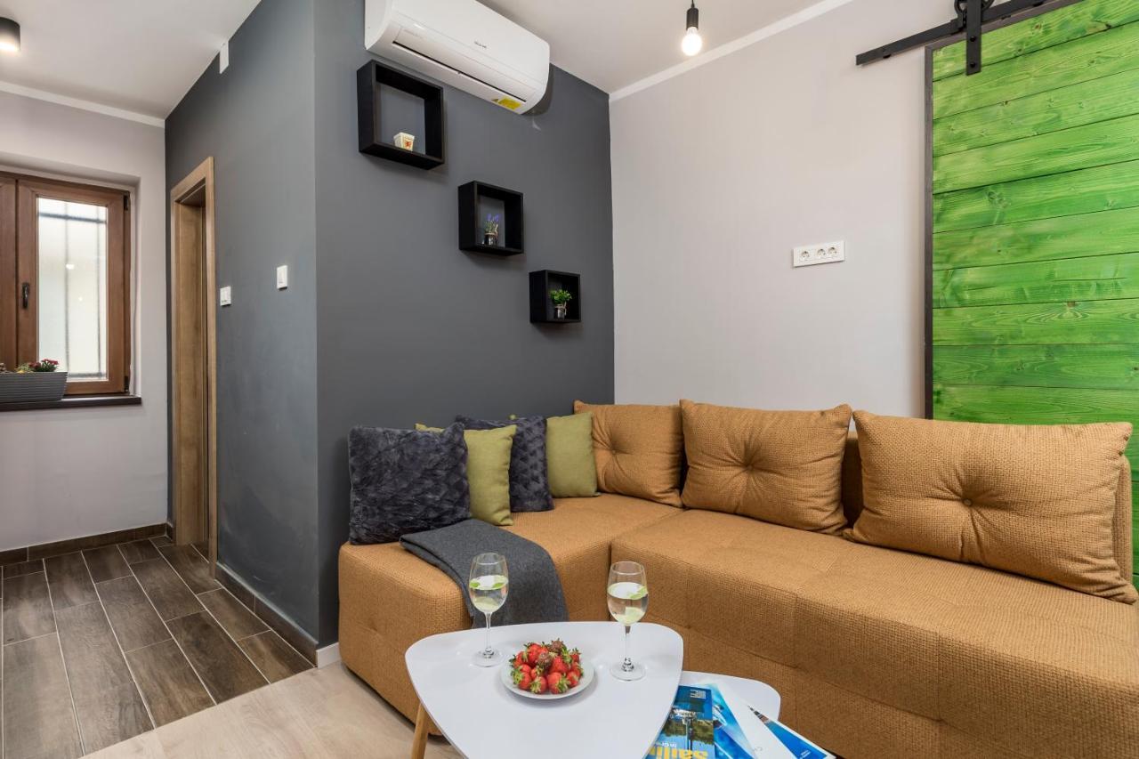4 Season Apartments Rijeka Exterior photo